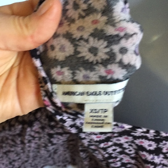 American eagle 90s style floral criss cross tank - Picture 7 of 8